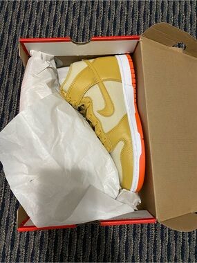 Nike Dunk HI Retro PRM. Team Gold/Wheat Gold Team Gold. Size 9.5 Brand New